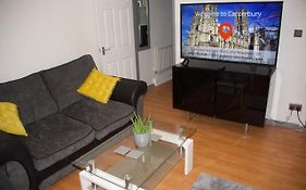 Budget Canterbury Apartment